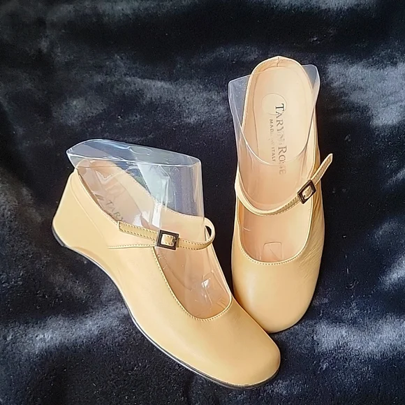 Taryn Rose Cream Butter Soft Slide-In - Picture 1 of 7